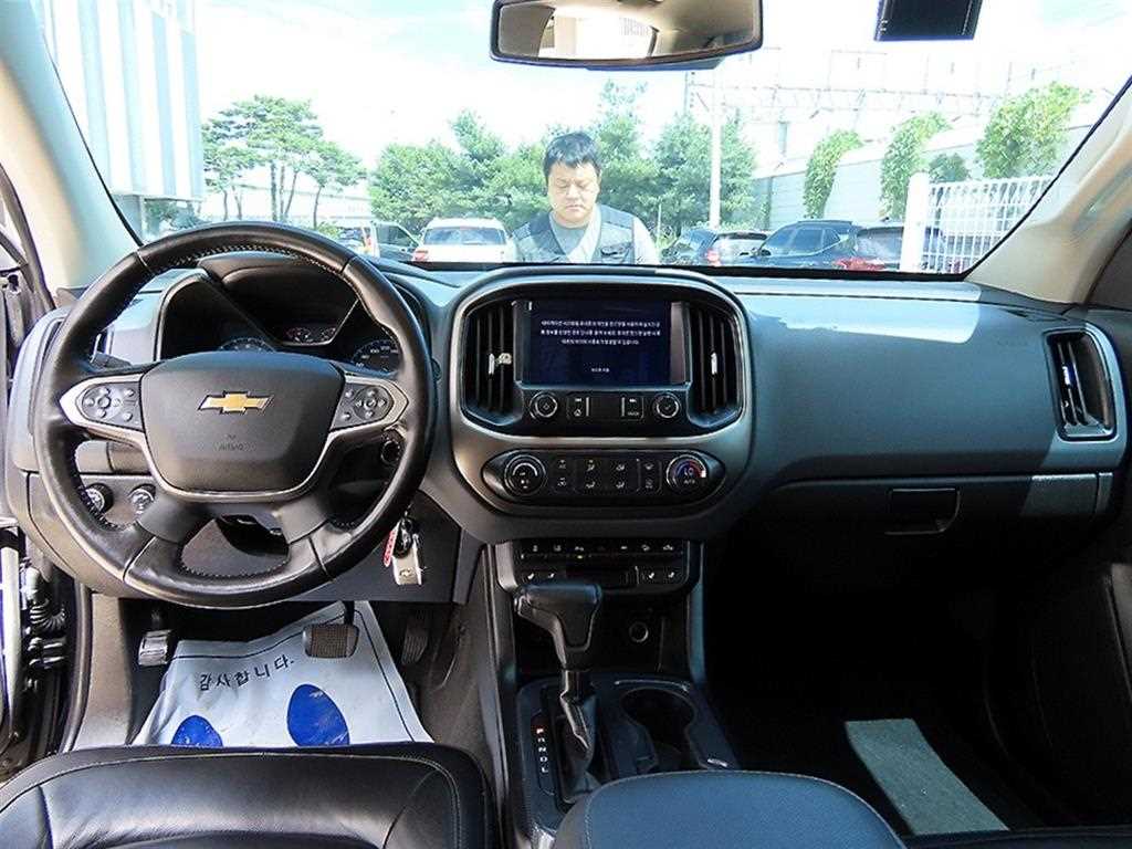 CHEVROLET Colorado — photo 07