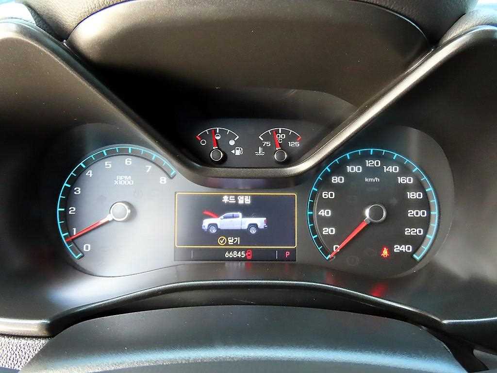 CHEVROLET Colorado — photo 09