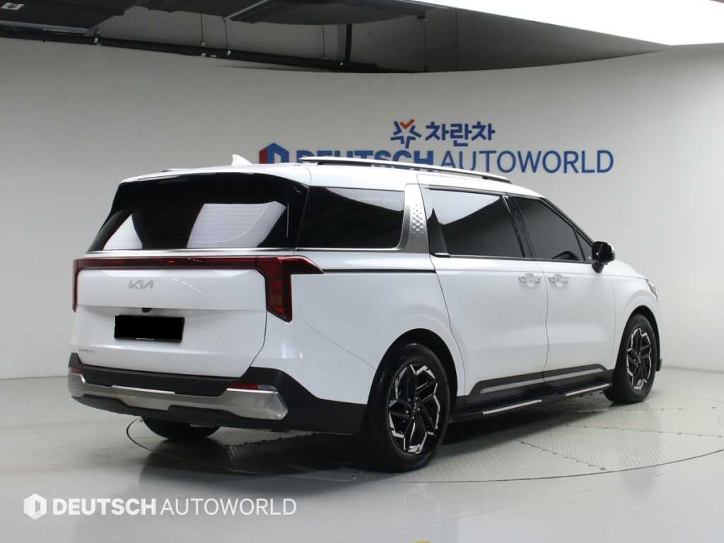 Kia Carnival — photo 02