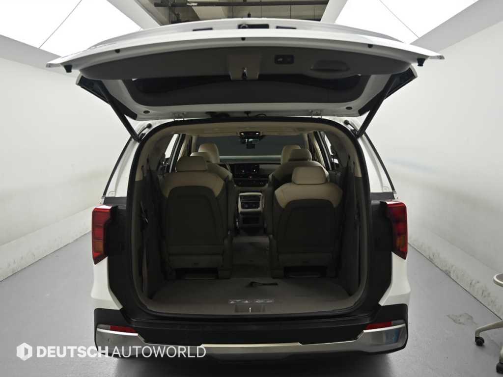 Kia Carnival — photo 19