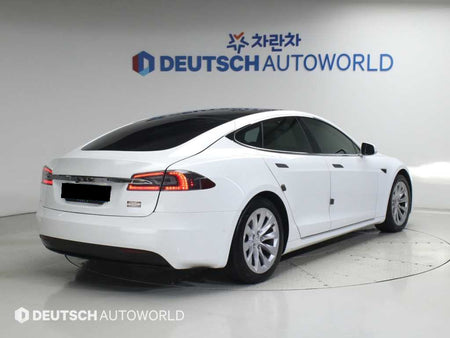 Tesla Model S — photo 02