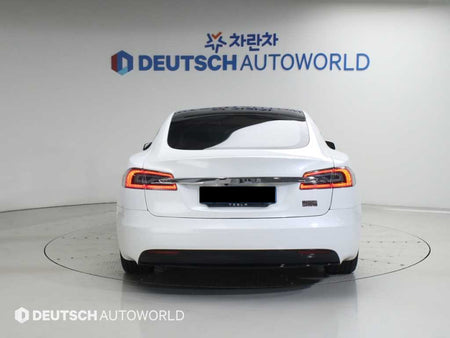 Tesla Model S — photo 04