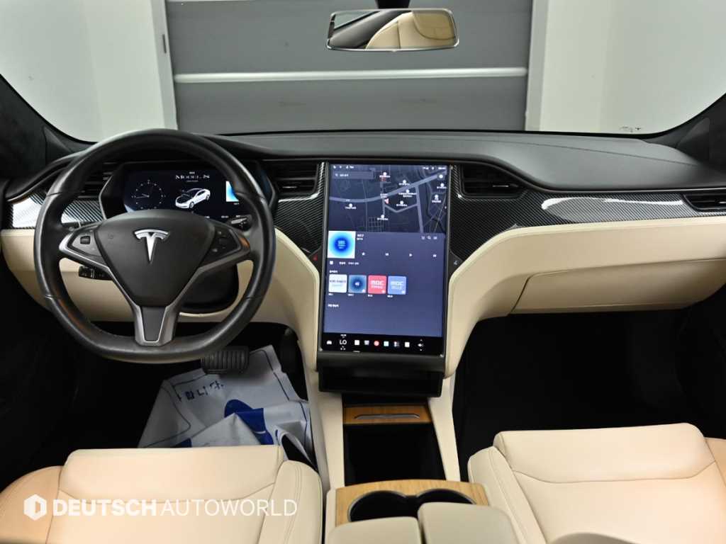 Tesla Model S — photo 07