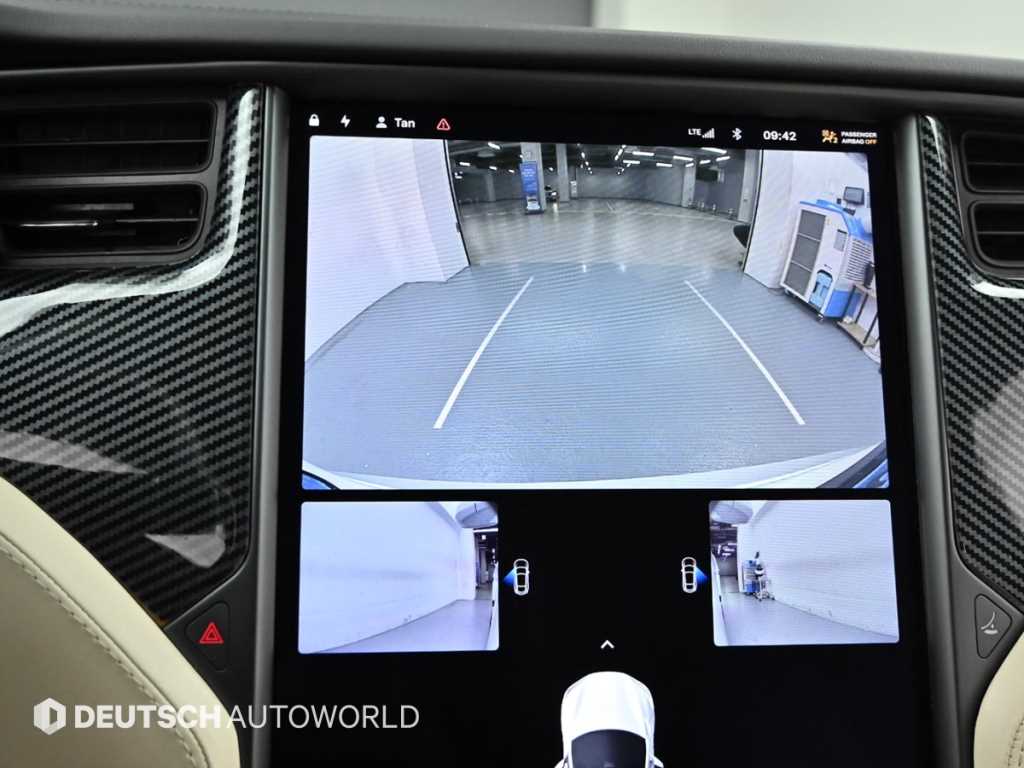 Tesla Model S — photo 15