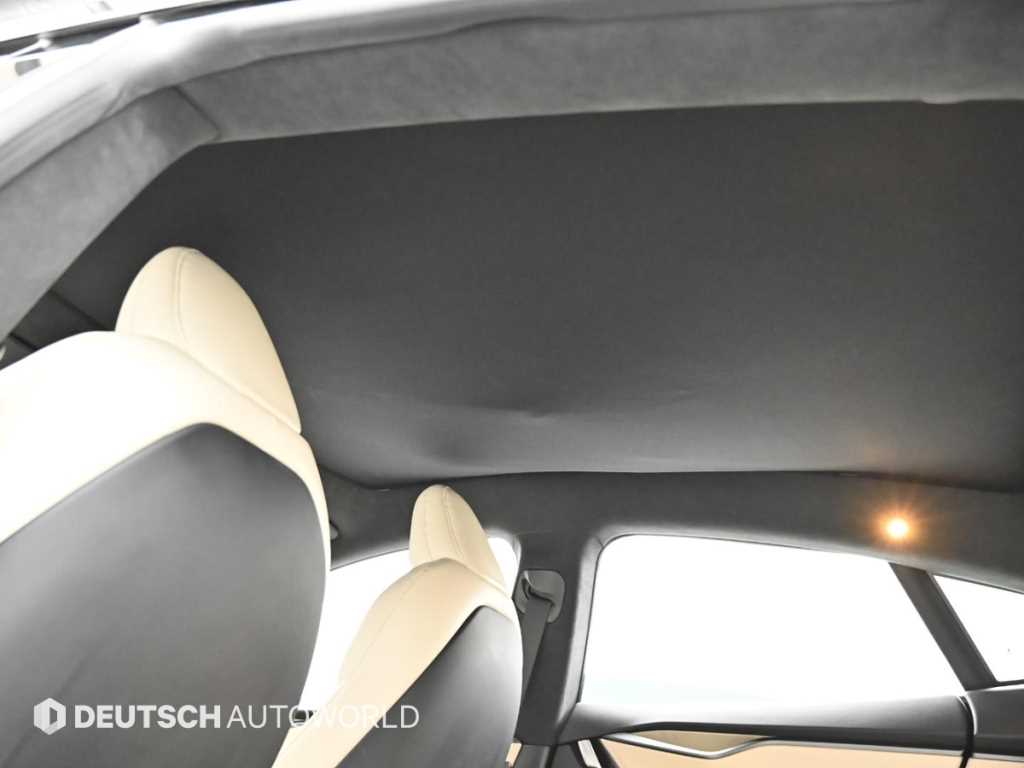Tesla Model S — photo 18