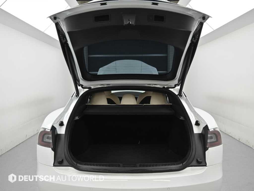 Tesla Model S — photo 19