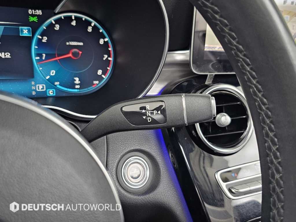 Mercedes-Benz C-Class — photo 08
