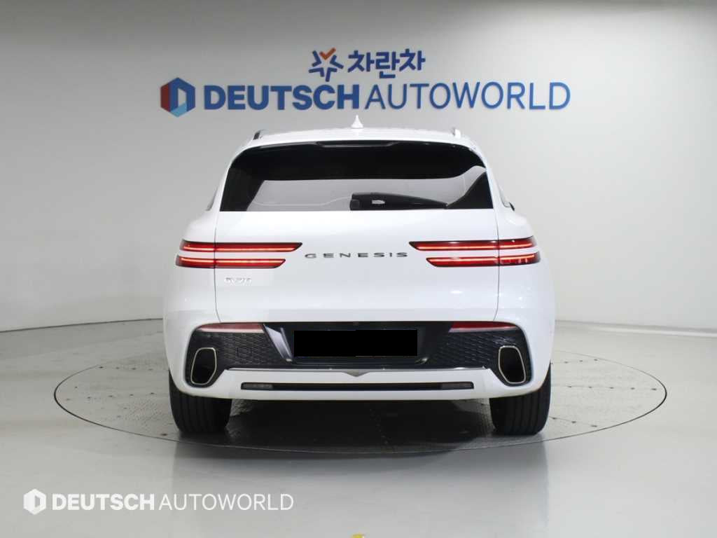 Genesis GV70 — photo 04