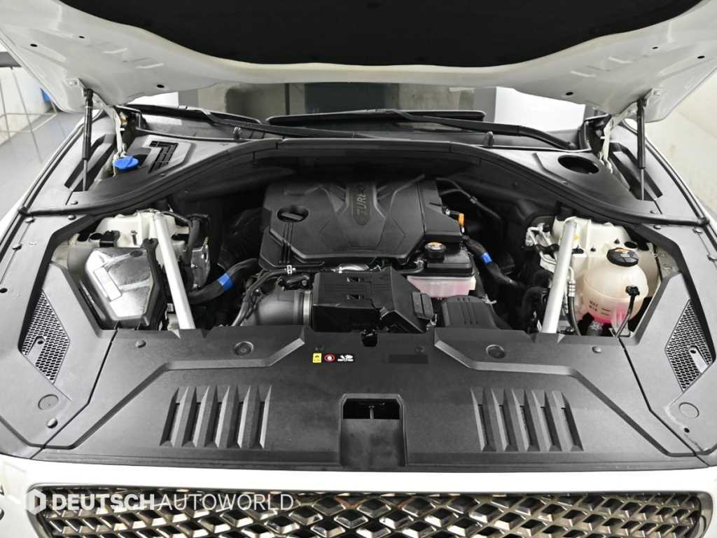 Genesis GV70 — photo 06