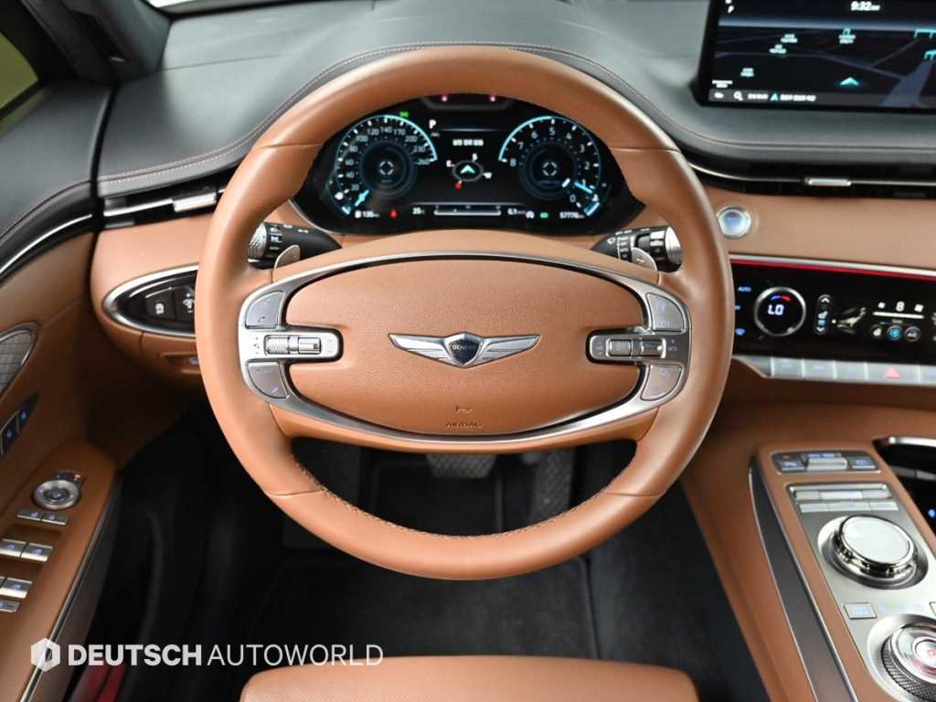 Genesis GV70 — photo 13