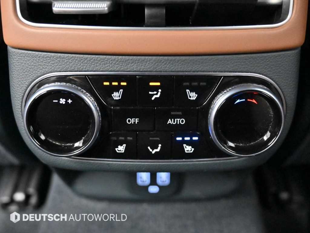 Genesis GV70 — photo 16