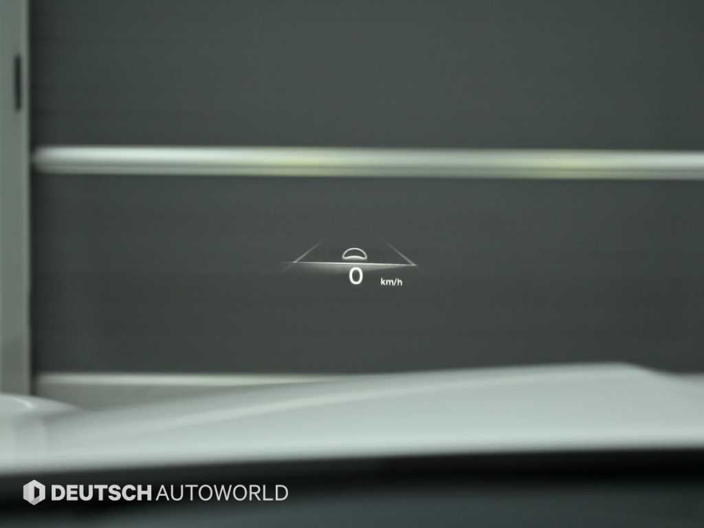 Genesis GV70 — photo 17