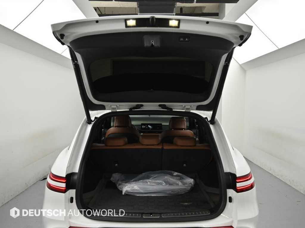 Genesis GV70 — photo 19