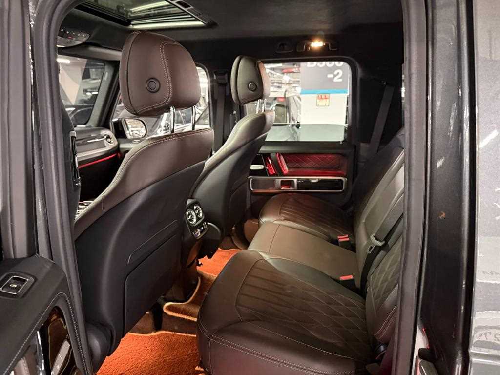 Mercedes-Benz G-Class — photo 11