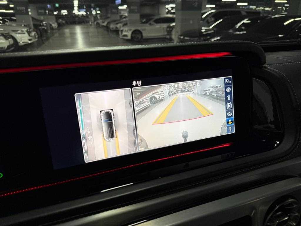 Mercedes-Benz G-Class — photo 14