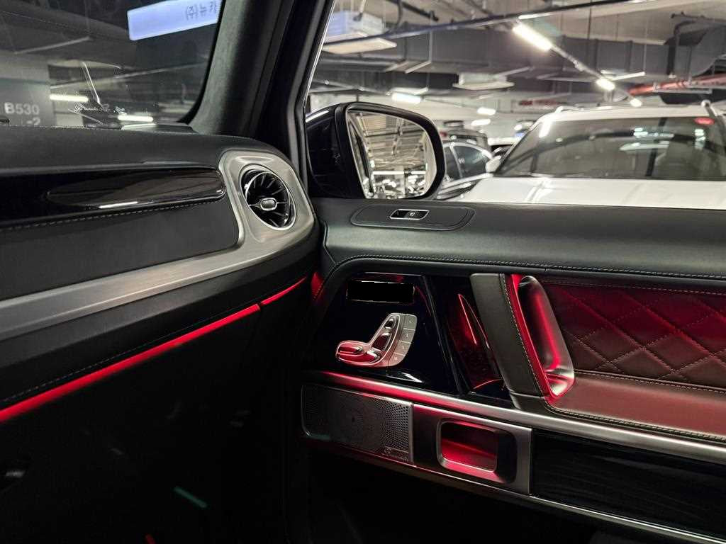 Mercedes-Benz G-Class — photo 17
