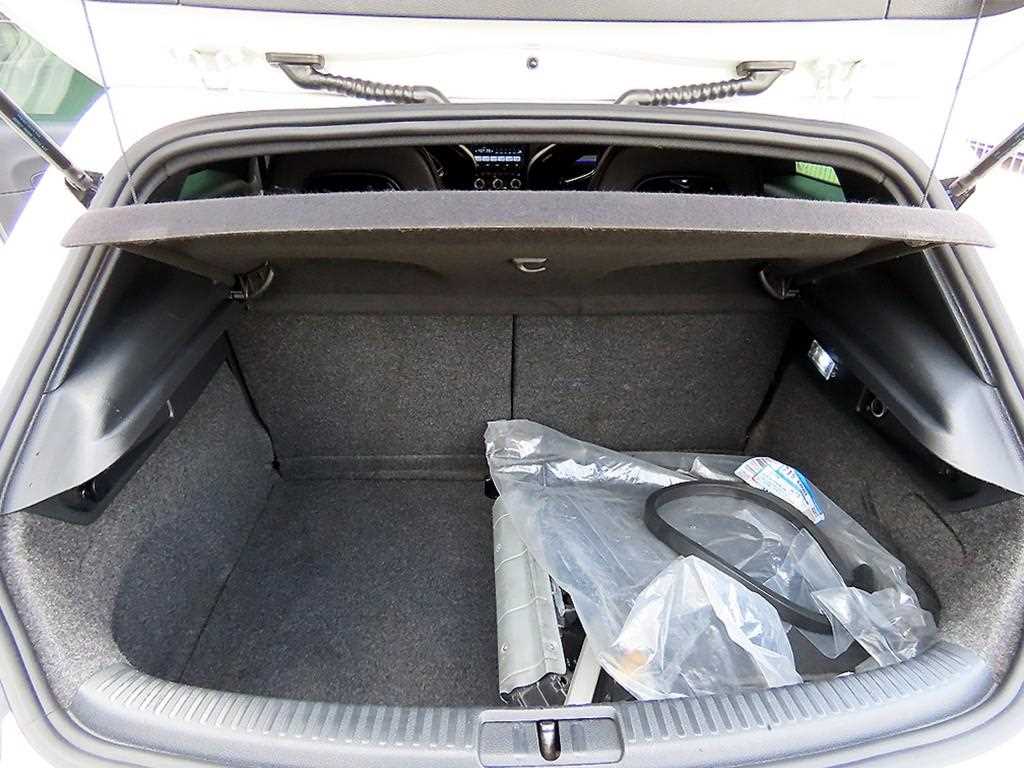 Volkswagen Scirocco — photo 18