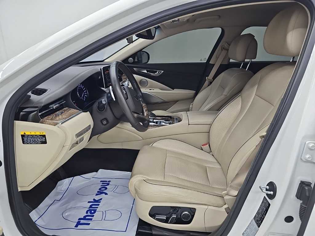 Kia K9 — photo 11