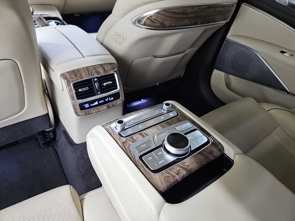Kia K9 — photo 13