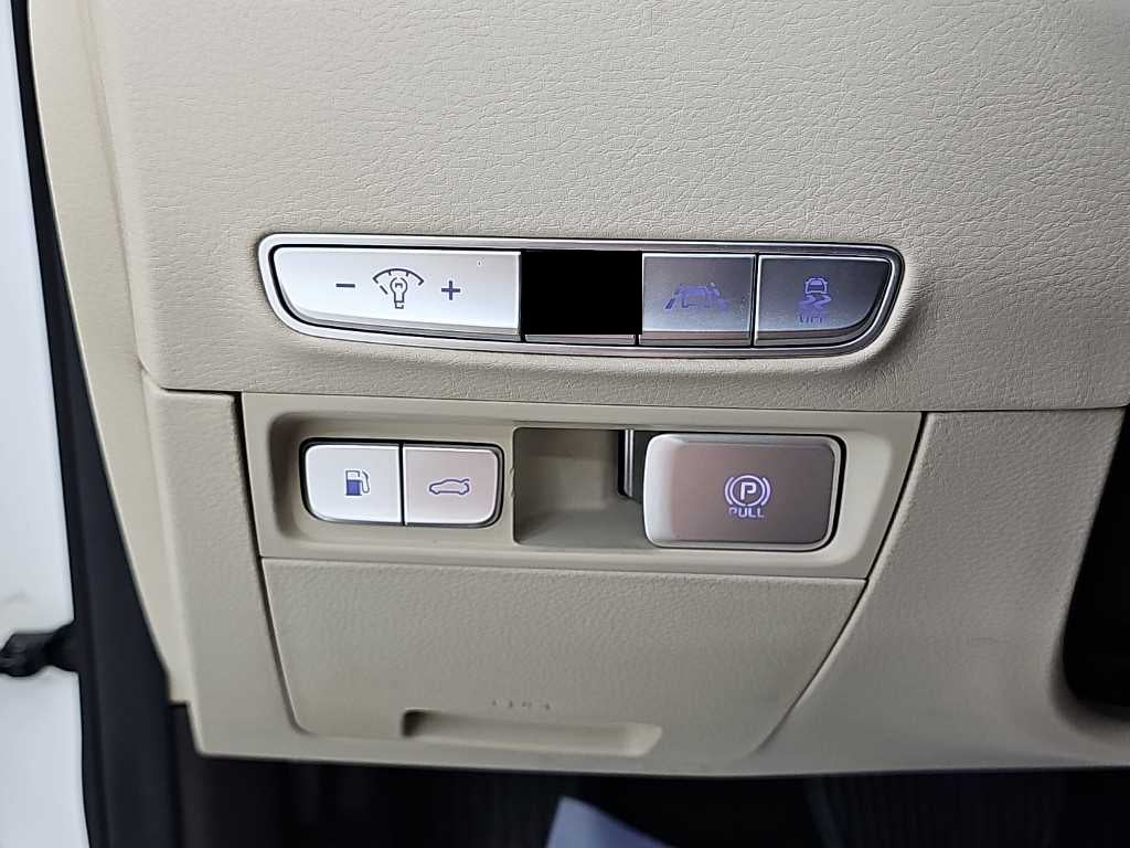 Kia K9 — photo 18
