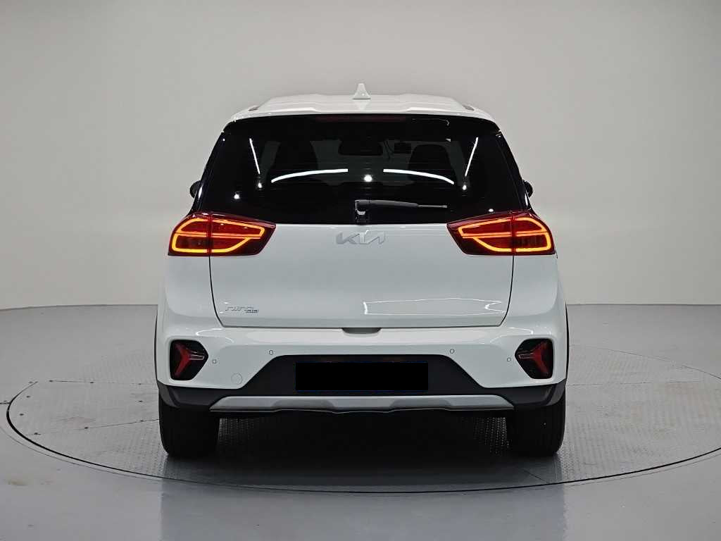 Kia Niro — photo 03