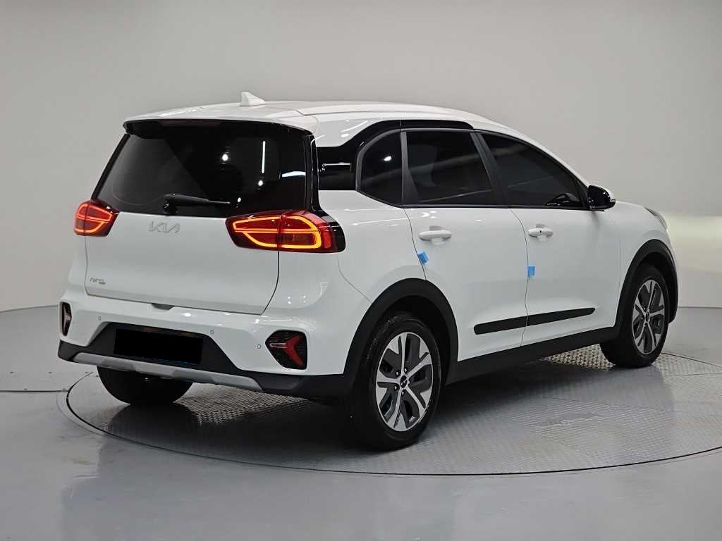 Kia Niro — photo 04