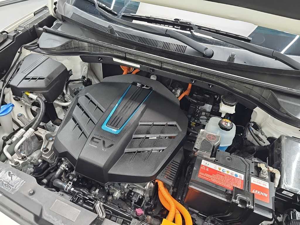 Kia Niro — photo 05
