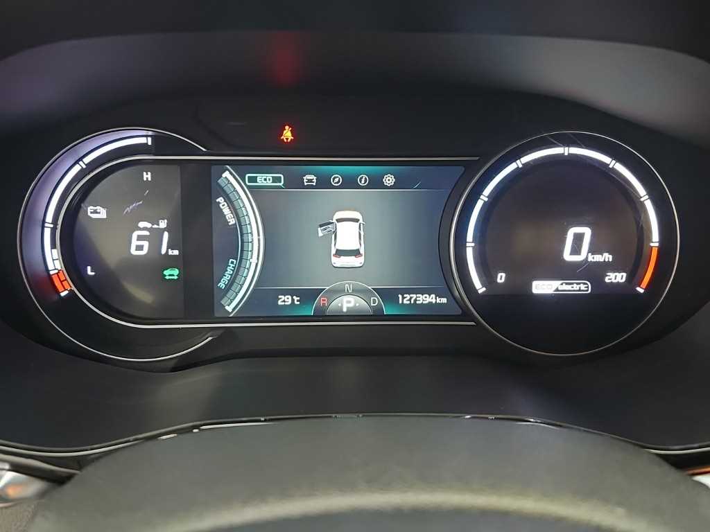 Kia Niro — photo 06