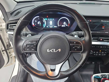 Kia Niro — photo 09