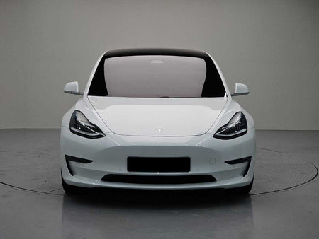 Tesla Model 3 — photo 02