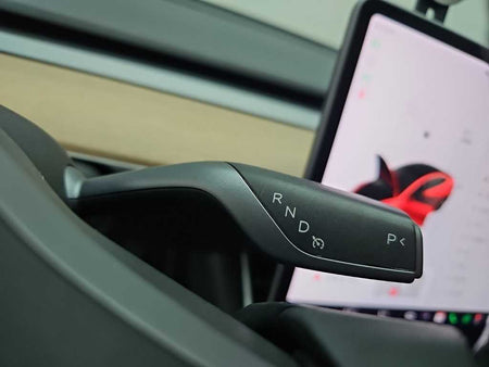 Tesla Model 3 — photo 08