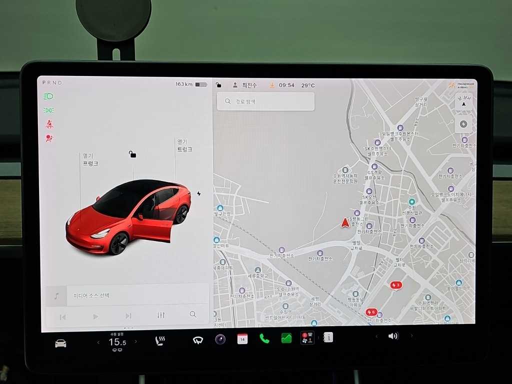 Tesla Model 3 — photo 14