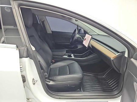 Tesla Model 3 — photo 19