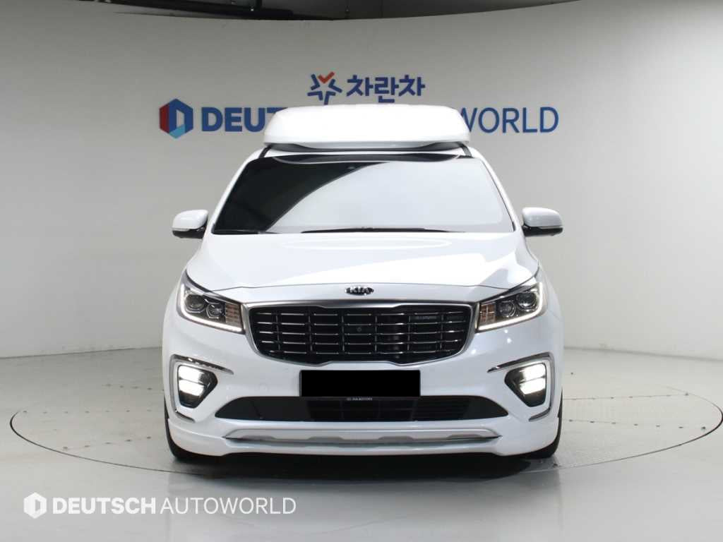 Kia Carnival — photo 03