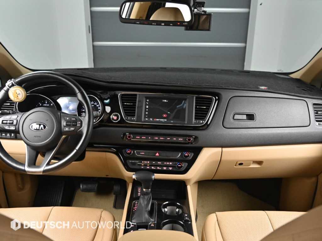 Kia Carnival — photo 07