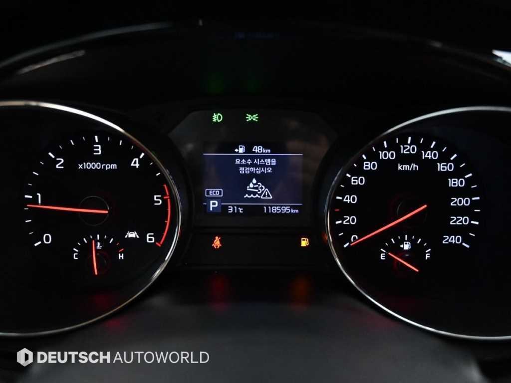 Kia Carnival — photo 08