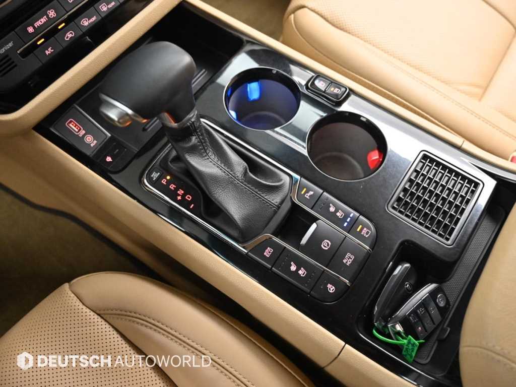 Kia Carnival — photo 09