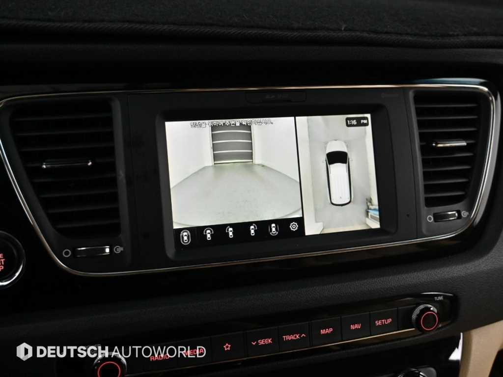 Kia Carnival — photo 15
