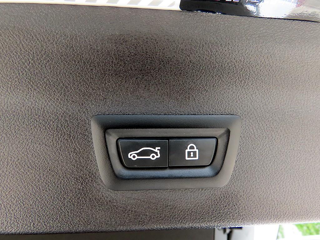 BMW X4 — photo 17