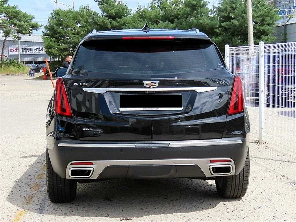 Cadillac XT5 — photo 04