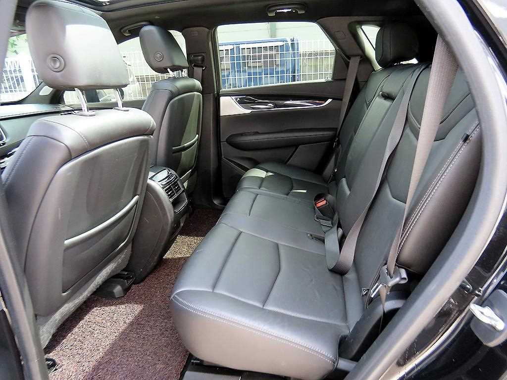 Cadillac XT5 — photo 07