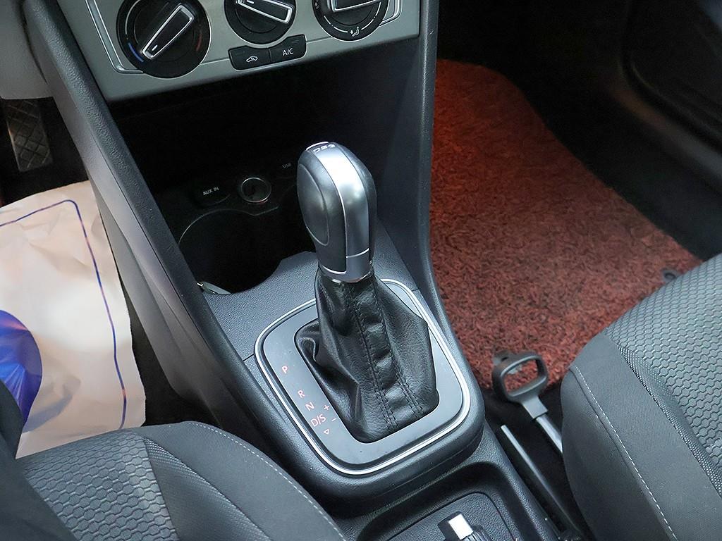Volkswagen Polo — photo 10