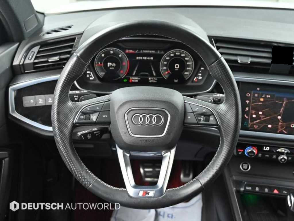 Audi Q3 — photo 13