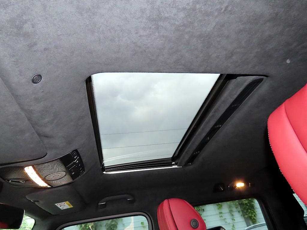 Mercedes-Benz G-Class — photo 16
