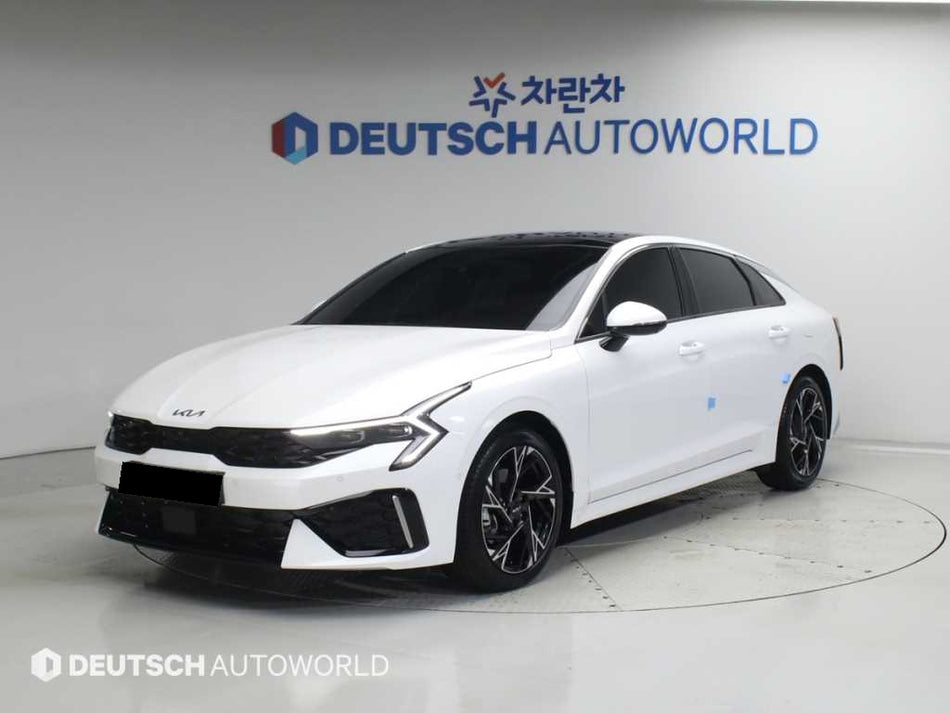 Kia K5 — photo 01