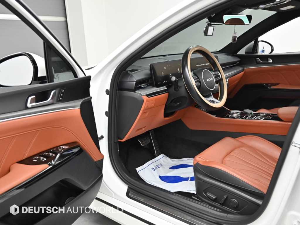 Kia K5 — photo 11