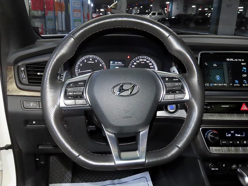 Hyundai Sonata — photo 08