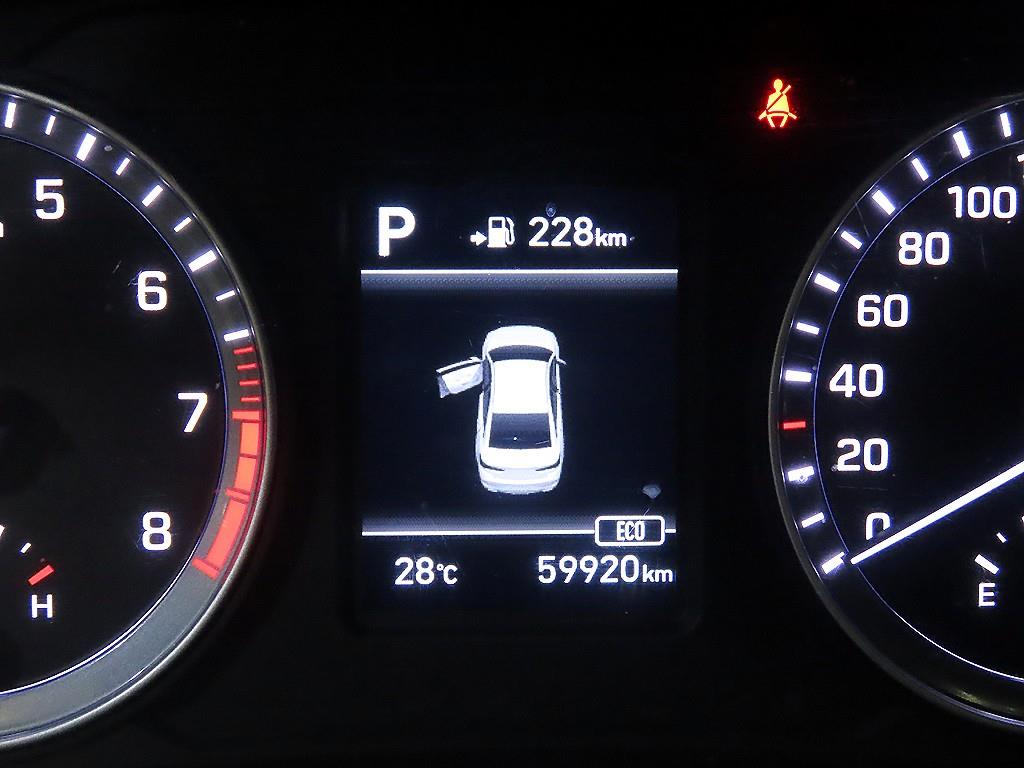 Hyundai Sonata — photo 09