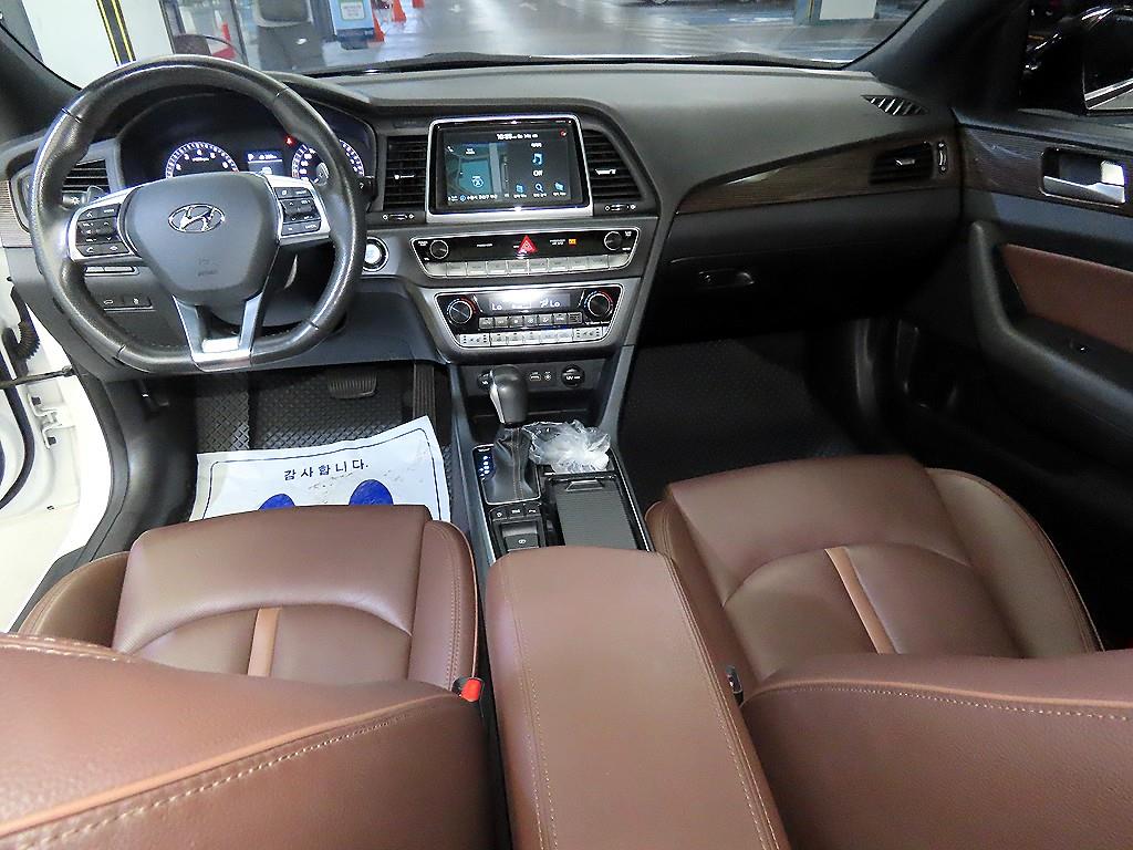 Hyundai Sonata — photo 10