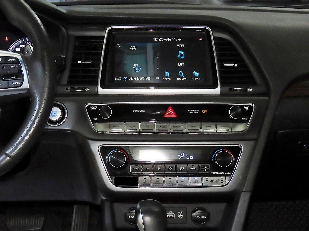 Hyundai Sonata — photo 11